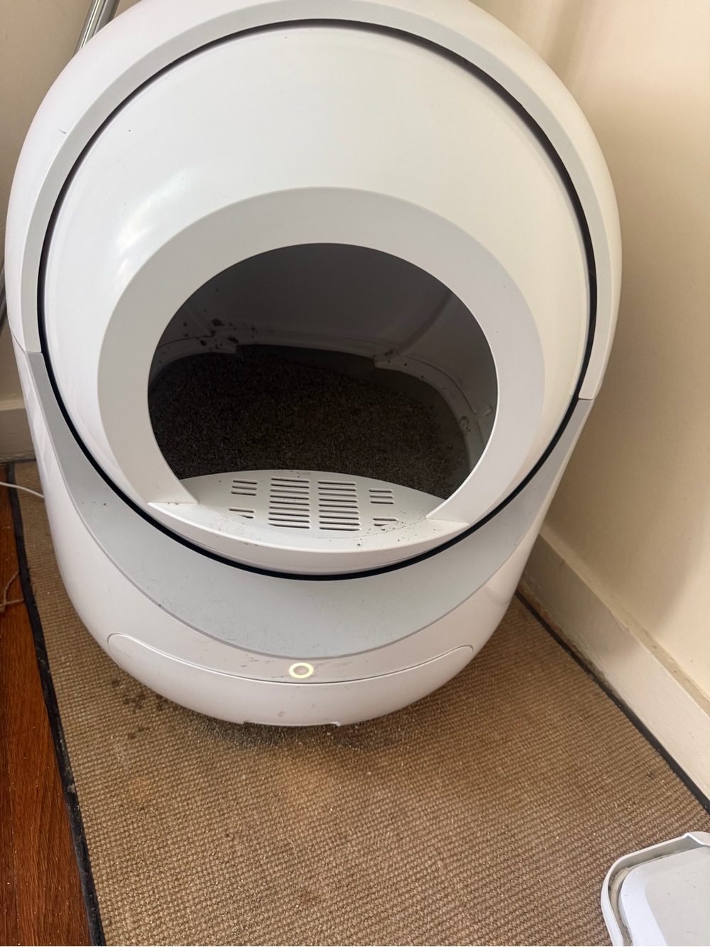 Automatic Self-Cleaning Cat Litter Box in White
